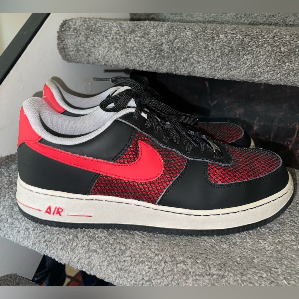 Men’s Nike size 11